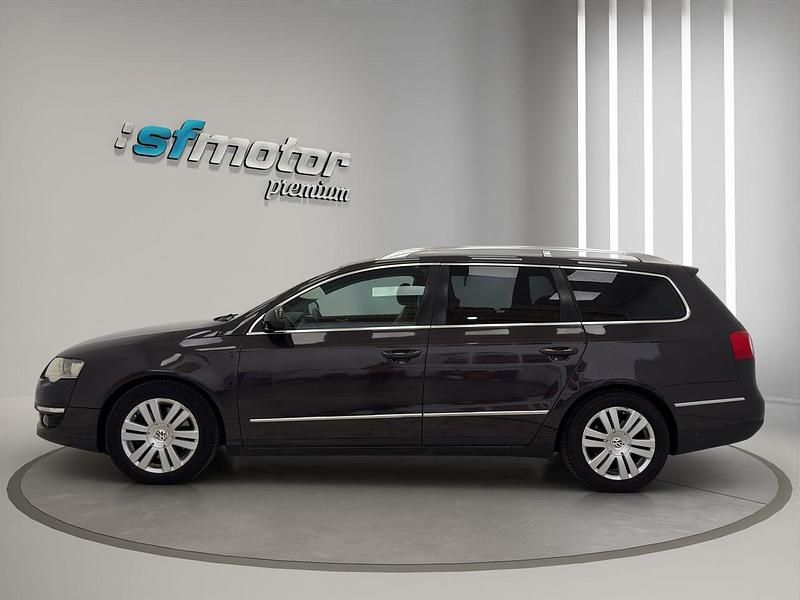 Usado VW Passat Highline 140 CV (102 kW) 2010 Negro metalizado Familiar
