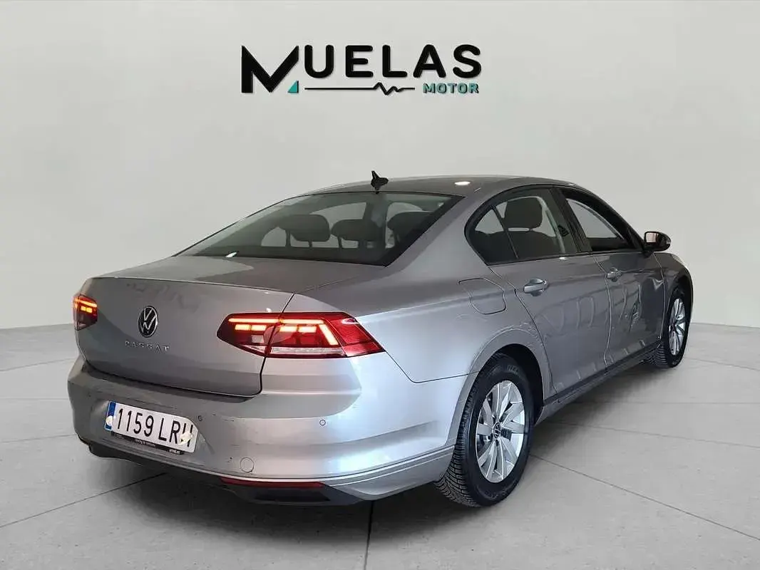 Begagnad VW Passat 122 HK (89 kW) 2021 Grå Sedan