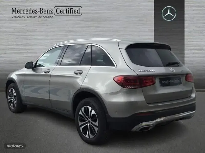 Usado Mercedes GLC300 211 CV (155 kW) 2021 Gris / plateado SUV