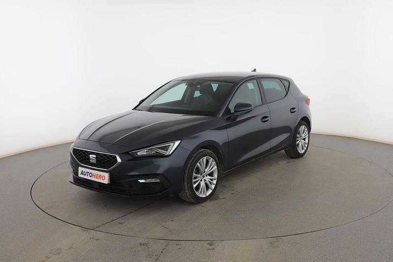 Usado Seat Leon Style 116 CV (85 kW) 2021 Gris Utilitario