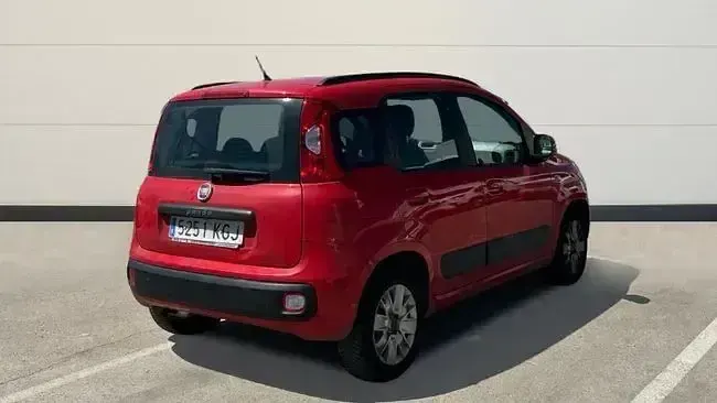 Usado Fiat Panda Lounge 69 CV (50 kW) 2017 Rojo Utilitario