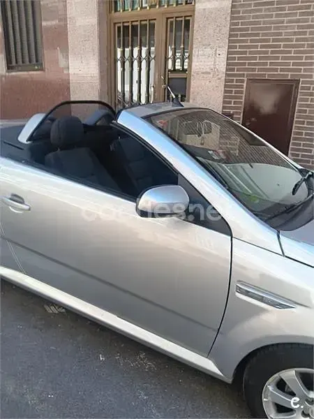 Usado Opel Tigra Sport 90 CV (66 kW) 2006 Gris / plata Descapotable