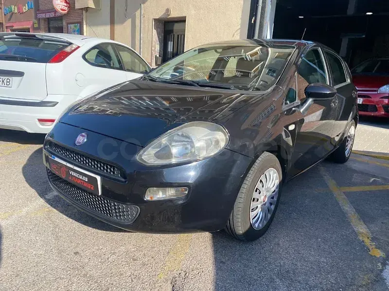 Usado Fiat Punto Easy 75 CV (55 kW) 2013 Negro Utilitario
