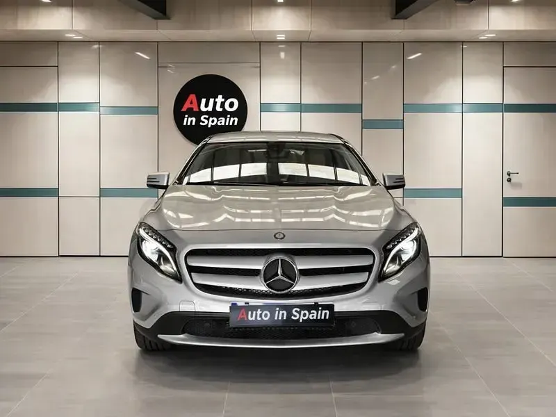 Usado Mercedes GLA180 Style 122 CV (89 kW) 2016 Gris SUV