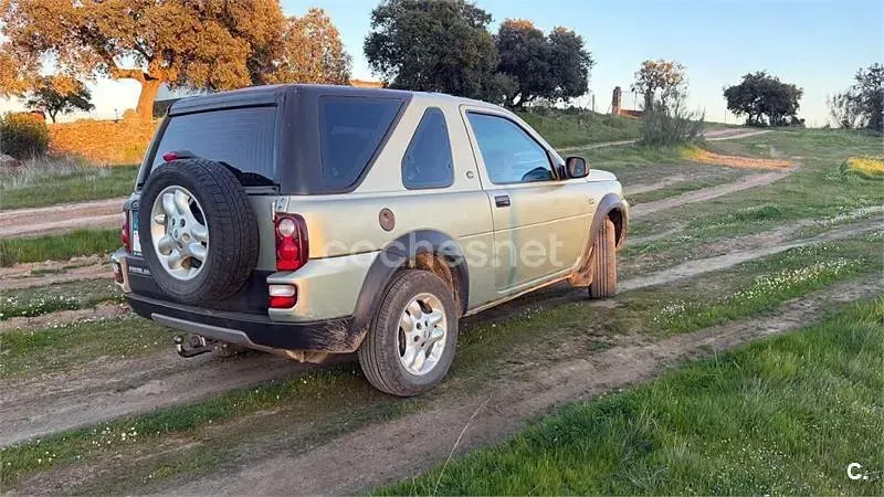Usado Land Rover Freelander 112 CV (82 kW) 2005 Amarillo SUV
