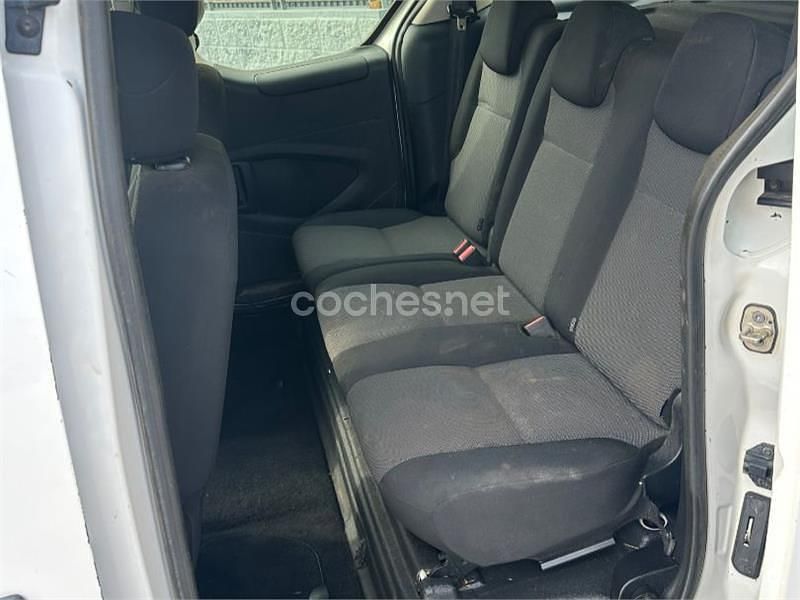 Usado Peugeot Partner Tepee Access 75 CV (55 kW) 2016 Blanco Monovolumen