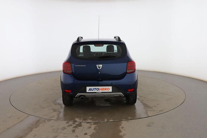 Usado Dacia Sandero 90 CV (66 kW) 2017 Azul Berlina