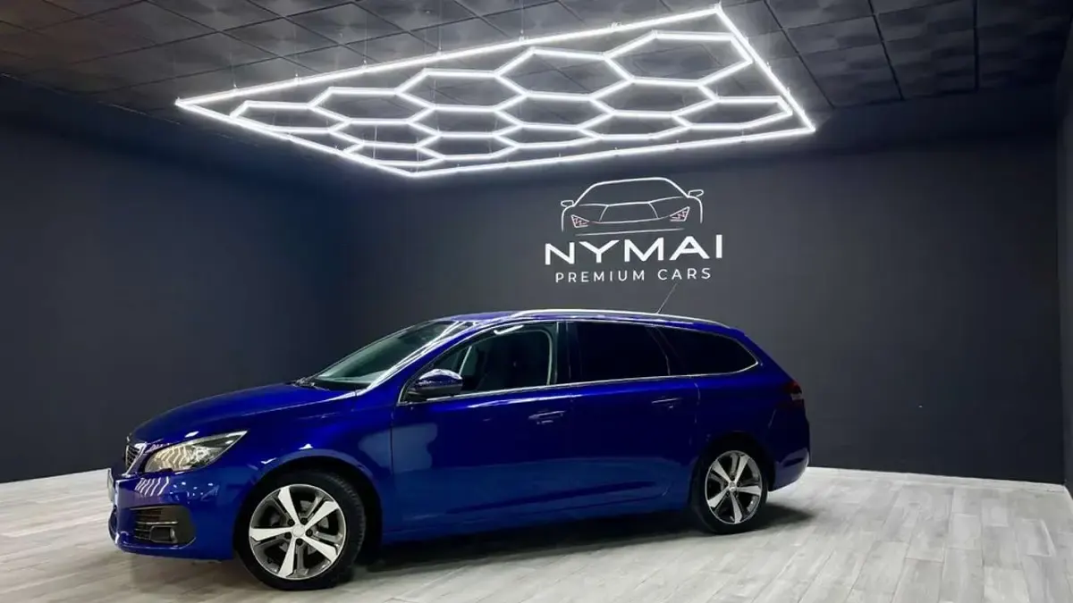 Usado Peugeot 308 Allure 131 CV (96 kW) 2018 Azul Utilitario