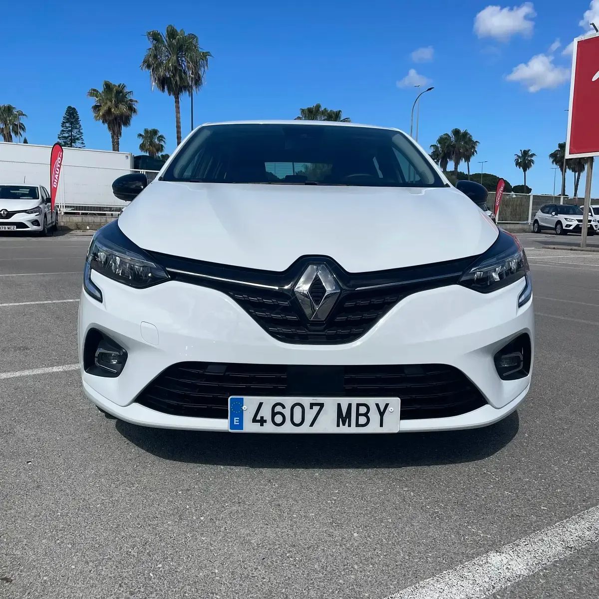 Käytetty Renault Clio V Equilibre 100 HP (73 kW) 2022 Valkoinen Sedan