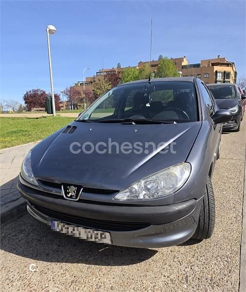 Usado Peugeot 206 75 CV (55 kW) 2006 Gris / plata Berlina