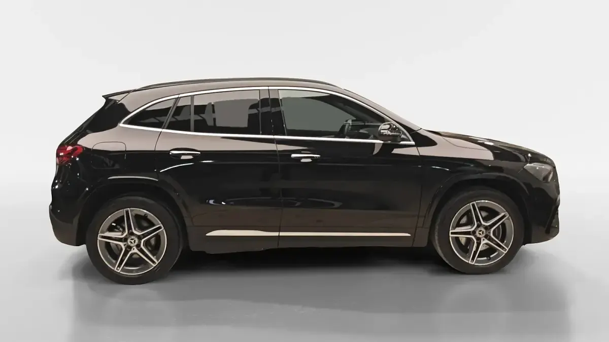 Usado Mercedes GLA250 218 CV (160 kW) 2025 Negro SUV