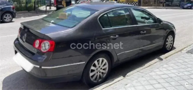 Usado VW Passat Advance 140 CV (102 kW) 2008 Marrón Berlina