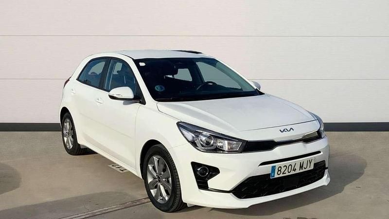 Usado Kia Rio 101 CV (74 kW) 2023 Blanco Utilitario