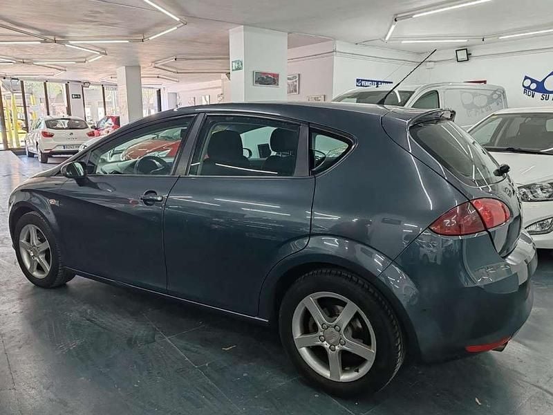 Usado Seat Leon Stylance 105 CV (77 kW) 2006 Gris Utilitario