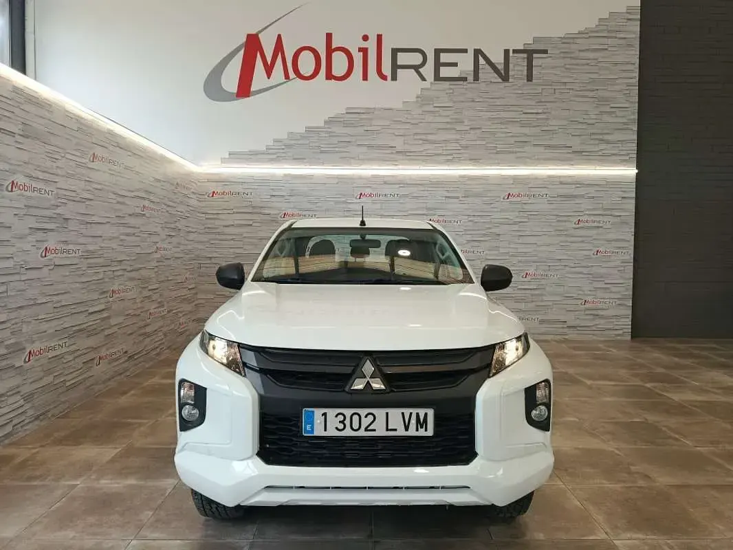 Usado Mitsubishi L200 150 CV (110 kW) 2021 Blanco Pickup/Camioneta