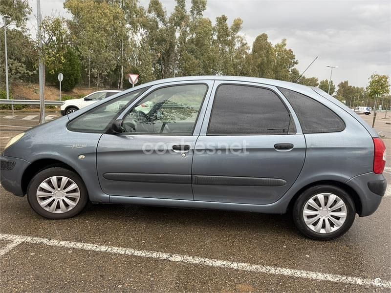 Usado Citroën Xsara Picasso Exclusive 92 CV (67 kW) 2007 Gris / plata Monovolumen