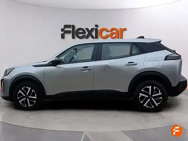 Usado Peugeot 2008 Active 100 CV (73 kW) 2023 Gris SUV