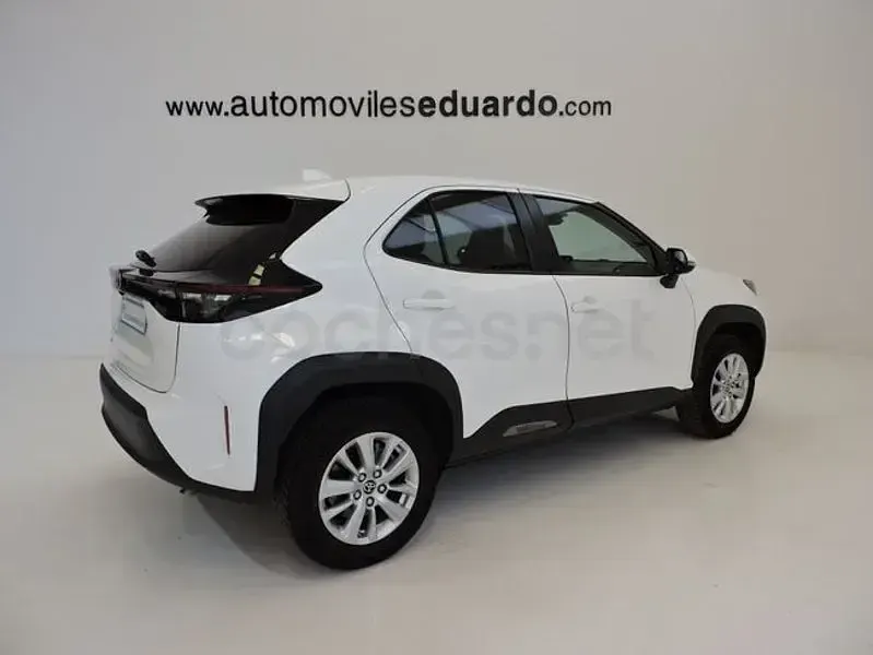 Usado Toyota Yaris Cross Active 116 CV (85 kW) 2022 Blanco SUV
