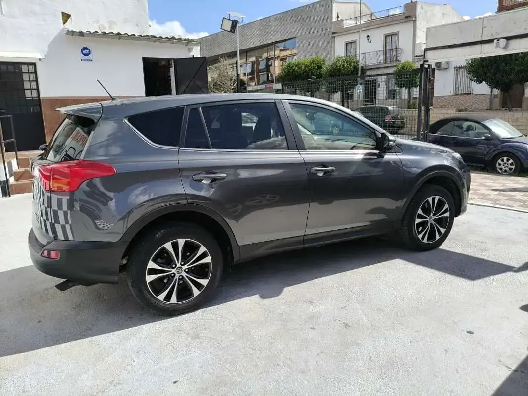 Usado Toyota RAV4 Advance 150 CV (110 kW) 2014 Gris SUV