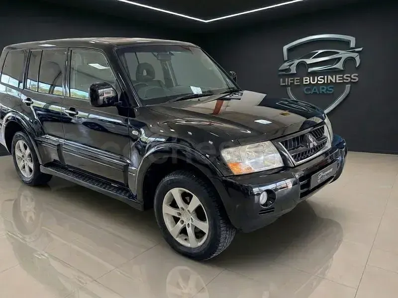 Usado Mitsubishi Montero Intense 182 CV (133 kW) 2005 Negro SUV