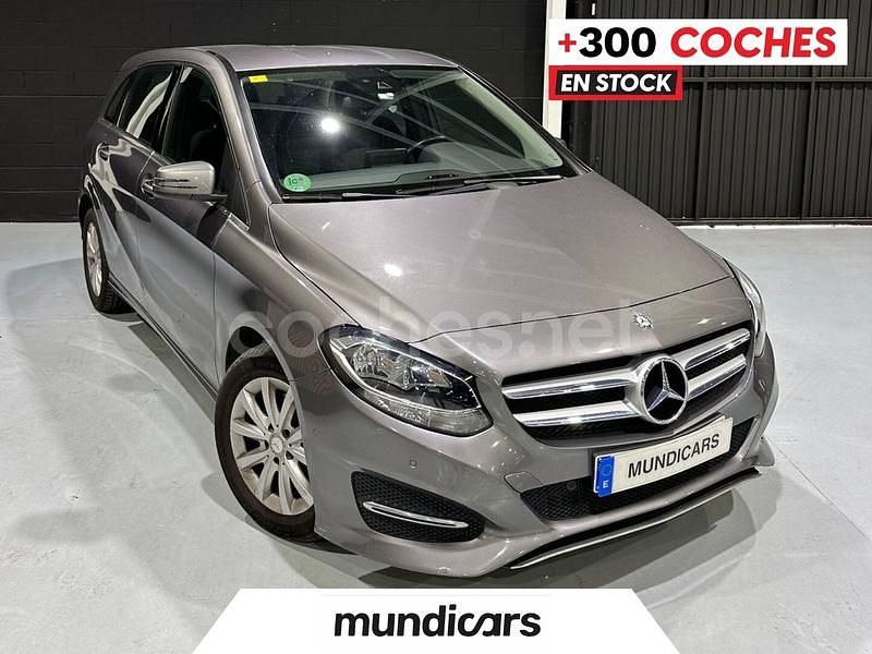 Gris / plata Usado 2015 Mercedes B220 Monovolumen | 15.990 € - Imagen 1/4
