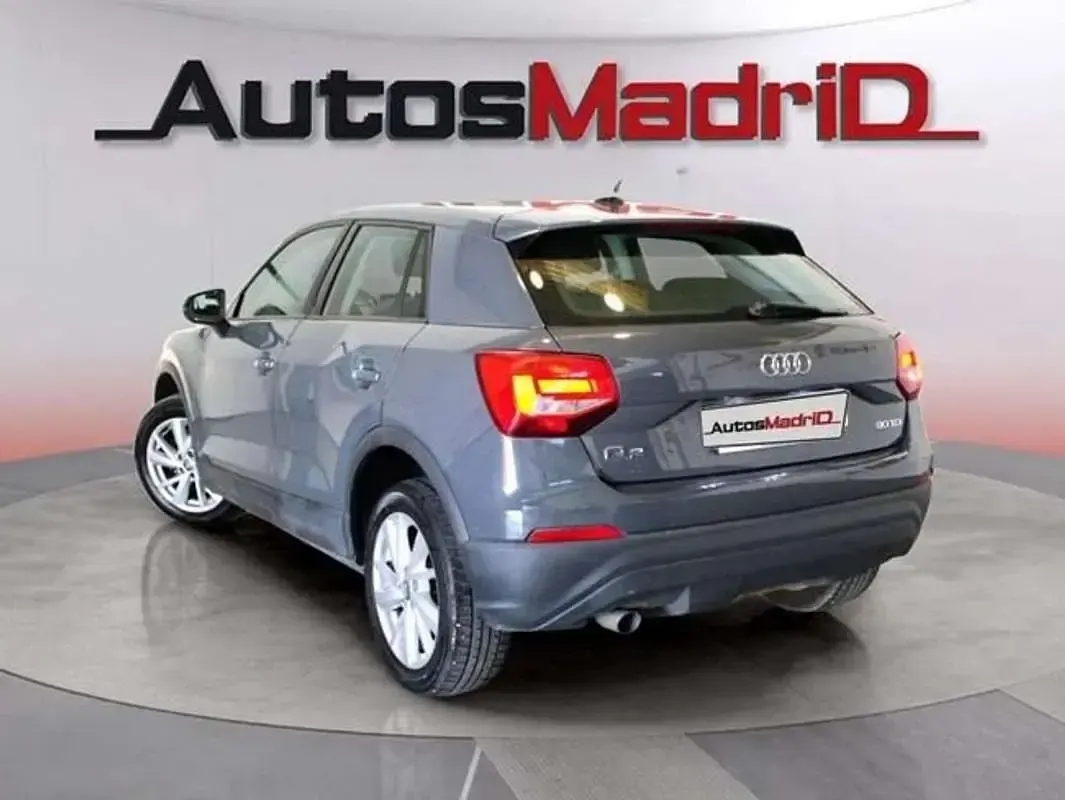 Usado Audi Q2 Advanced Plus 116 CV (85 kW) 2020 Gris SUV