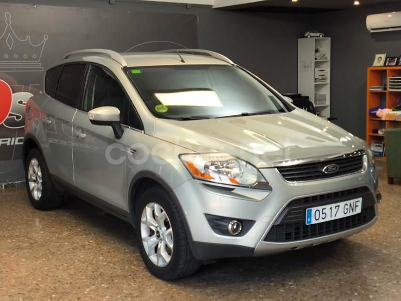 Usado Ford Kuga Trend 136 CV (100 kW) 2009 Beige SUV