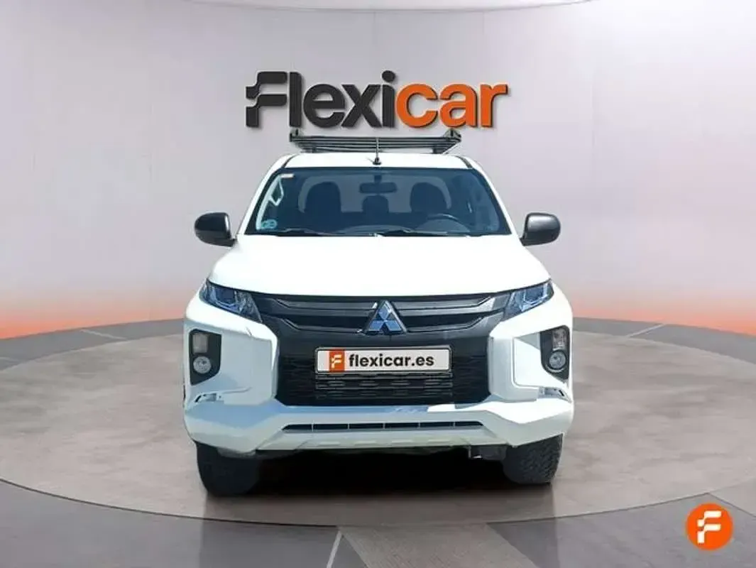 Usado Mitsubishi L200 150 CV (110 kW) 2021 Blanco Pickup/Camioneta