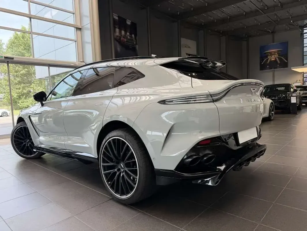 Usado Aston Martin DBX 707 707 CV (519 kW) 2023 Gris SUV