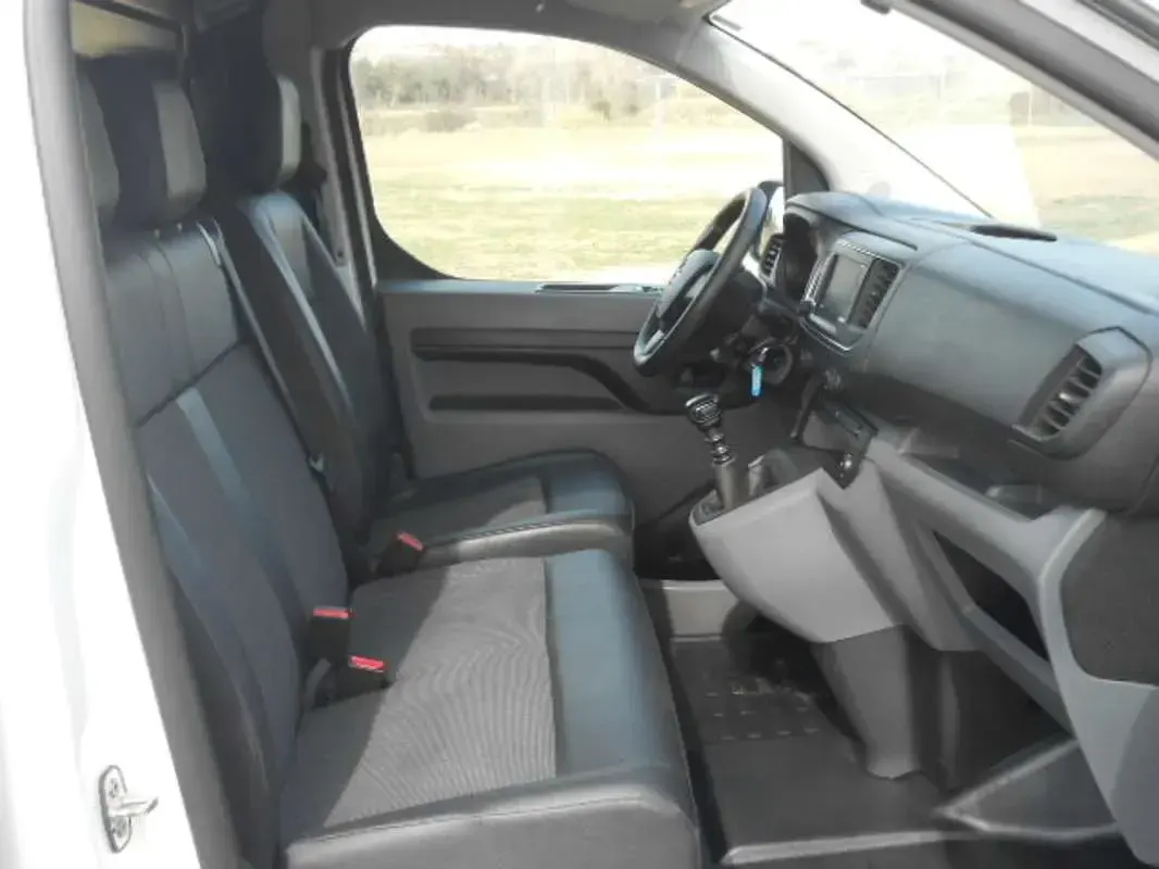 Usado Opel Vivaro-e Combi 102 CV (75 kW) 2020 Blanco Monovolumen