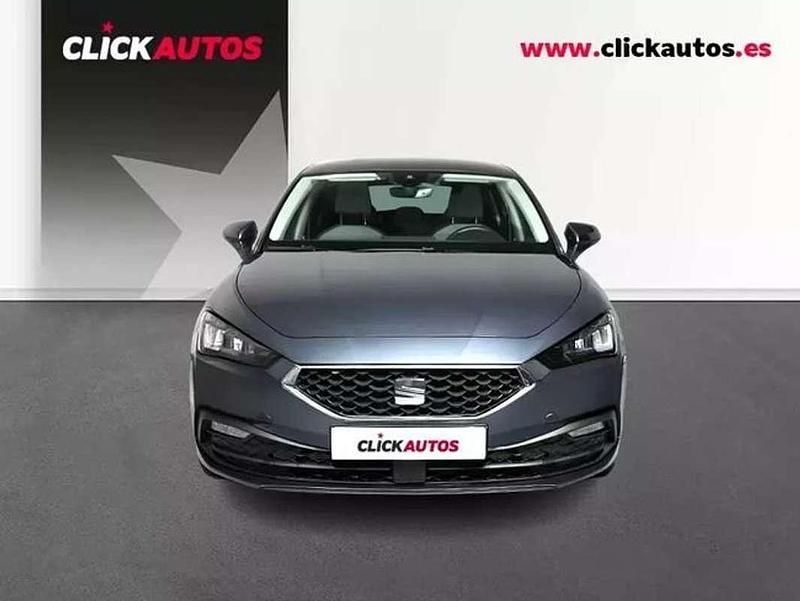 Usado Seat Leon Style 111 CV (81 kW) 2024 Gris Utilitario