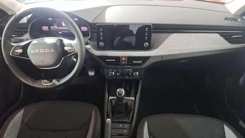 Usado Skoda Kamiq Selection 116 CV (85 kW) 2025 Rojo SUV