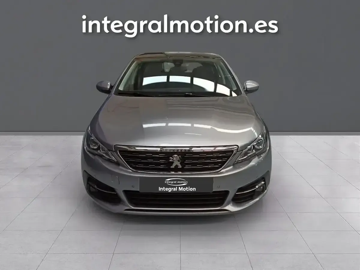 Usado Peugeot 308 Allure 131 CV (96 kW) 2018 Gris Berlina