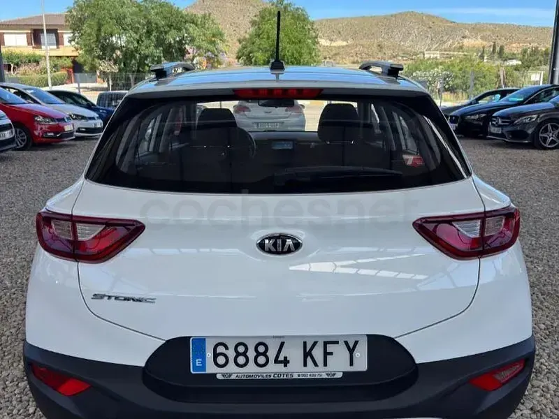 Usado Kia Stonic 84 CV (61 kW) 2018 Blanco SUV