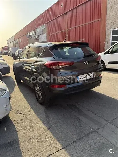 Usado Hyundai Tucson GO! 131 CV (96 kW) 2018 Marrón SUV