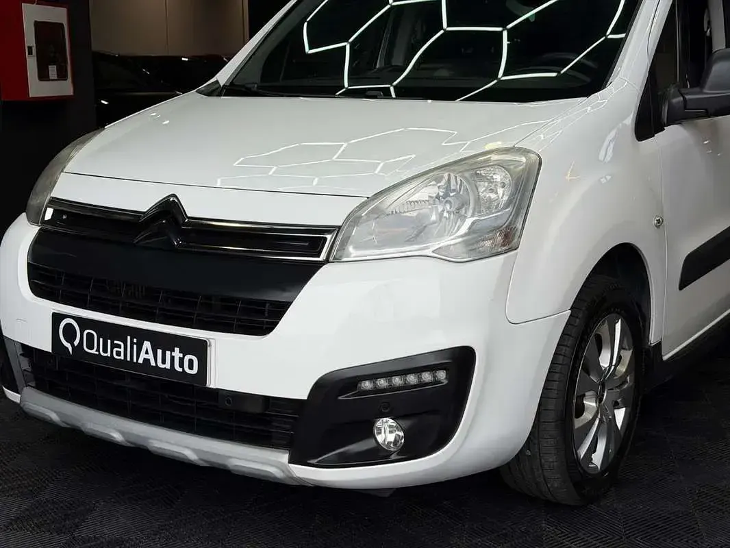 Usado Citroën Berlingo XTR 99 CV (72 kW) 2016 Blanco Monovolumen