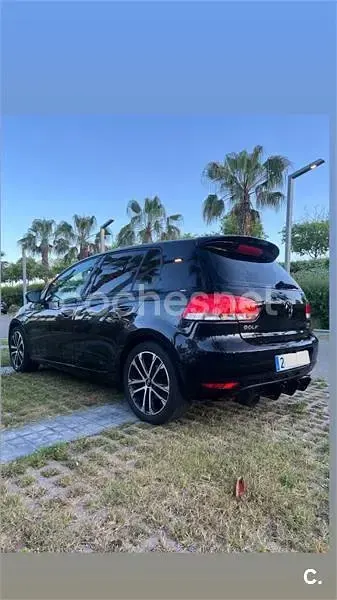 Usado VW Golf VI 105 CV (77 kW) 2011 Negro Utilitario