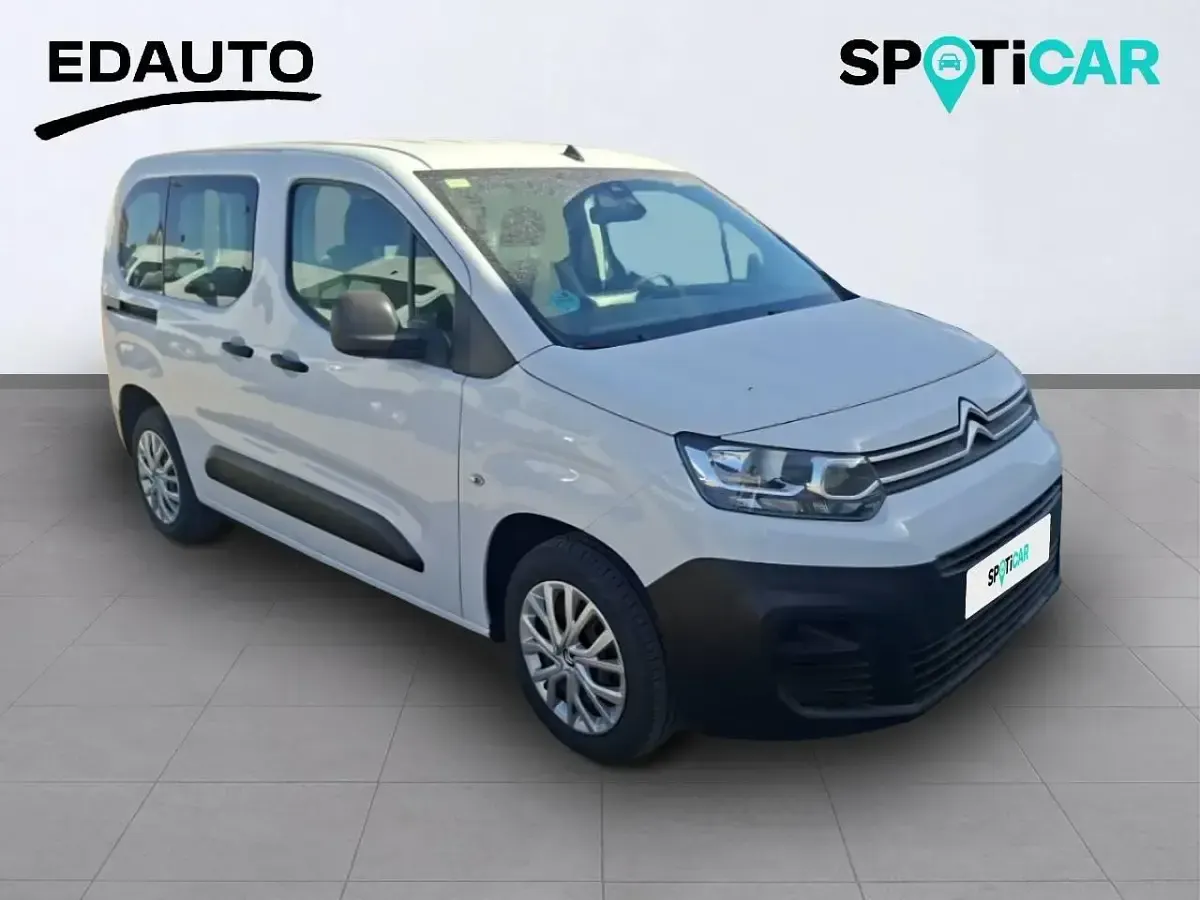 Usado Citroën Berlingo Live 102 CV (75 kW) 2022 Blanco Monovolumen