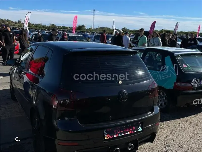 Usado VW Golf IV Highline 105 CV (77 kW) 2005 Negro Berlina