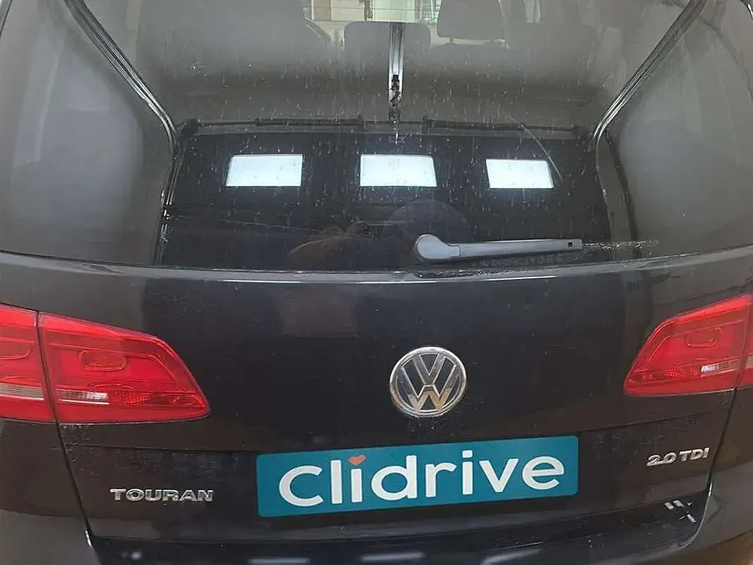Usado VW Touran Sport 140 CV (102 kW) 2012 Negro Monovolumen