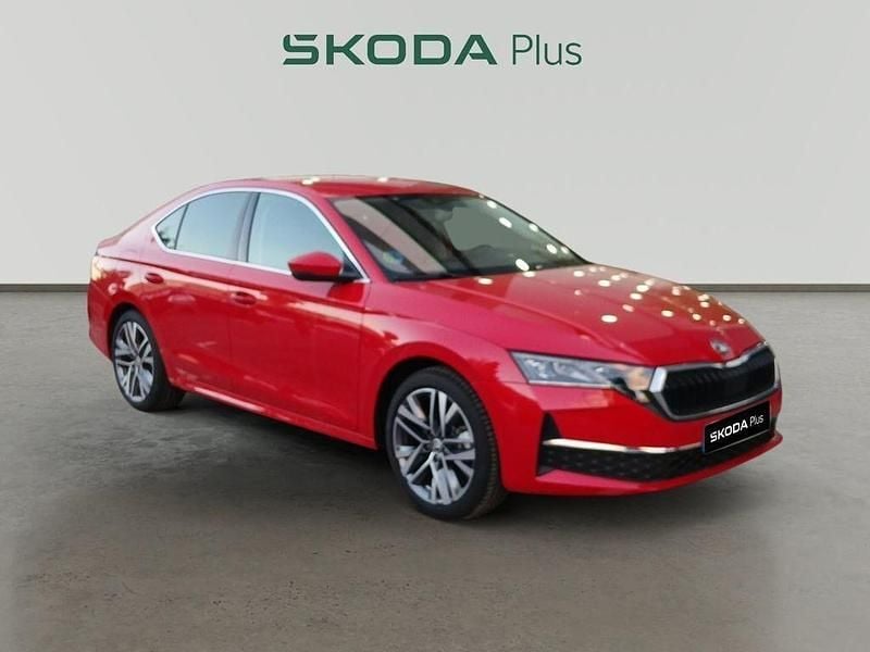 Rojo Nuevo 2025 Skoda Octavia Berlina | 30.990 € (Buen precio) - Imagen 1/4