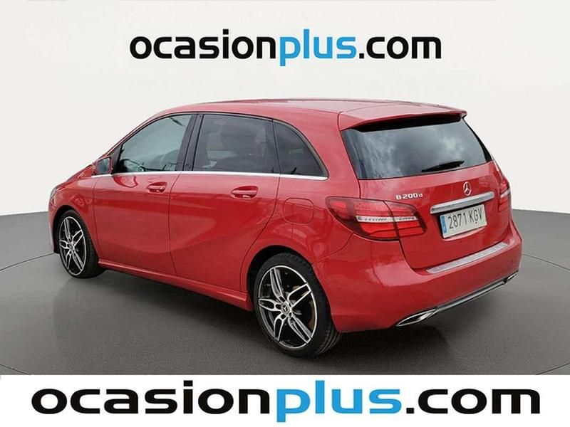Usado Mercedes B200 136 CV (100 kW) 2018 Rojo Monovolumen