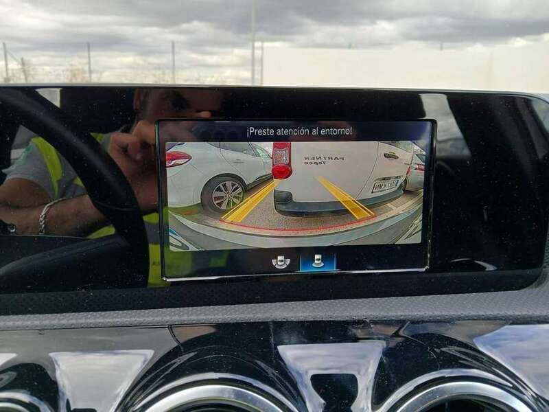 Usado Mercedes A250 218 CV (160 kW) 2021 Gris Utilitario