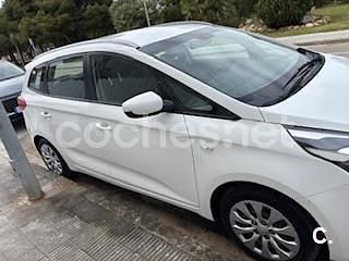 Usado Kia Carens 135 CV (99 kW) 2015 Blanco Monovolumen