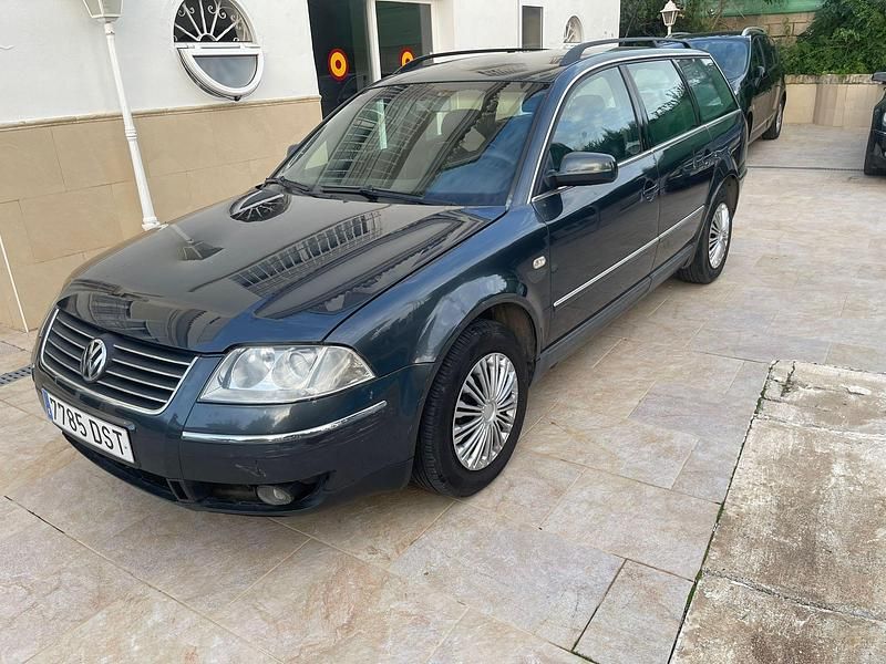 Usado VW Passat Comfortline 130 CV (95 kW) 2002 Gris