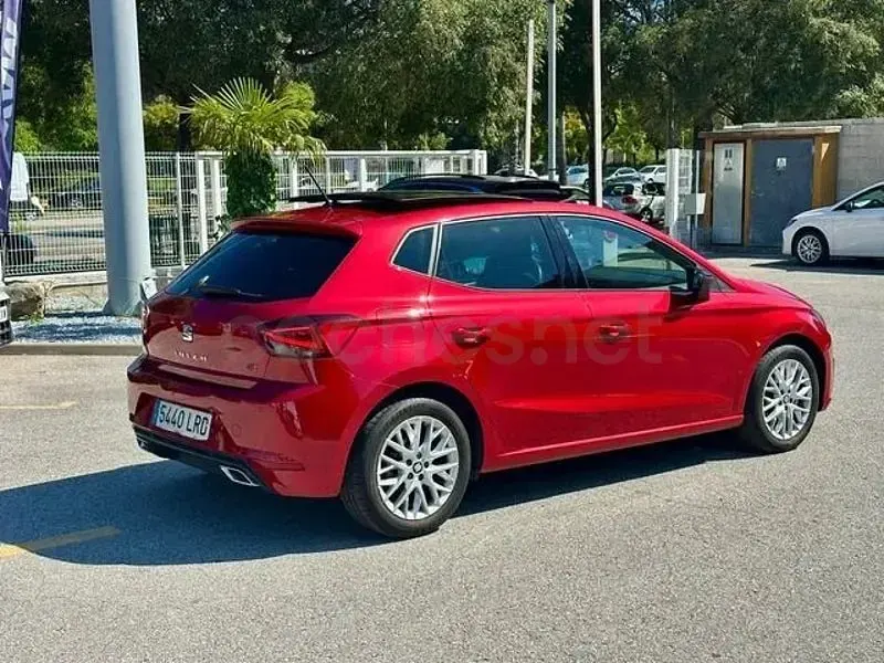 Usado Seat Ibiza FR 110 CV (80 kW) 2021 Rojo Utilitario