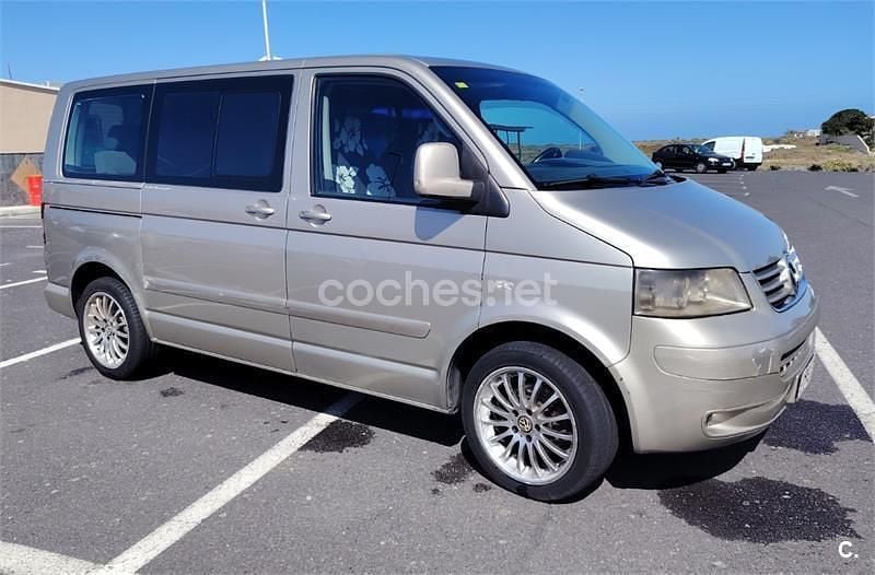 Käytetty VW Multivan Comfortline 130 HP (95 kW) 2006 Peessi Tila-auto