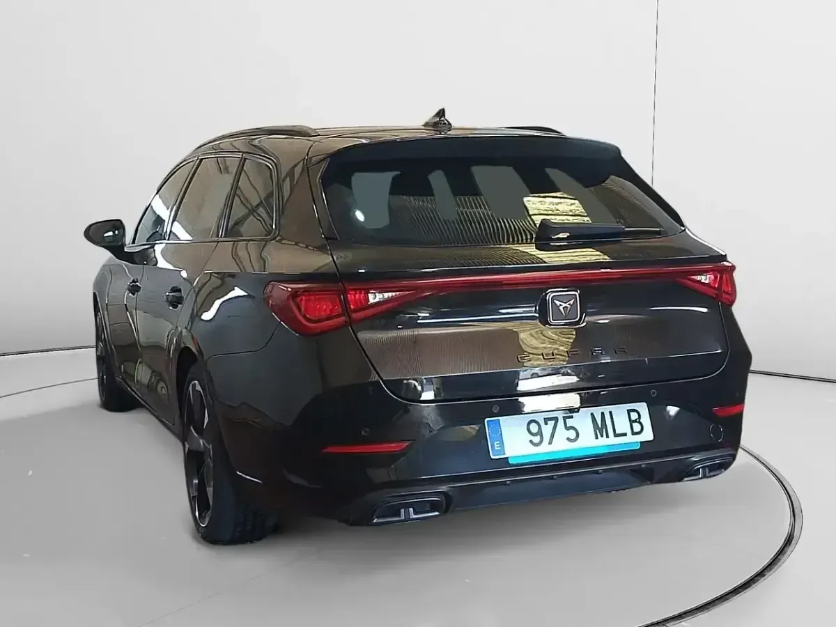Usado Cupra Leon 150 CV (110 kW) 2023 Blanco Familiar