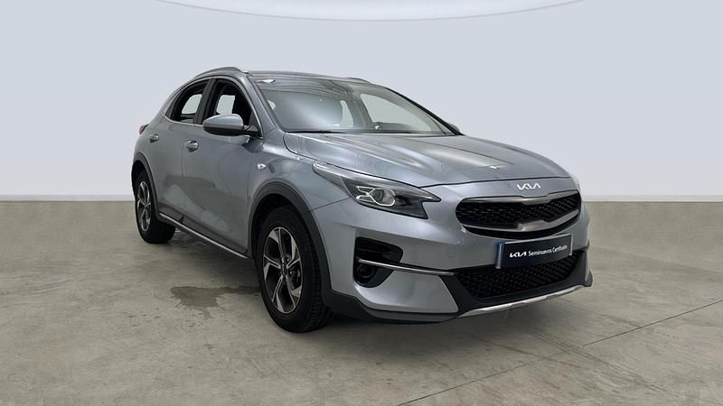 Usado Kia XCeed 120 CV (88 kW) 2021 Gris plata SUV