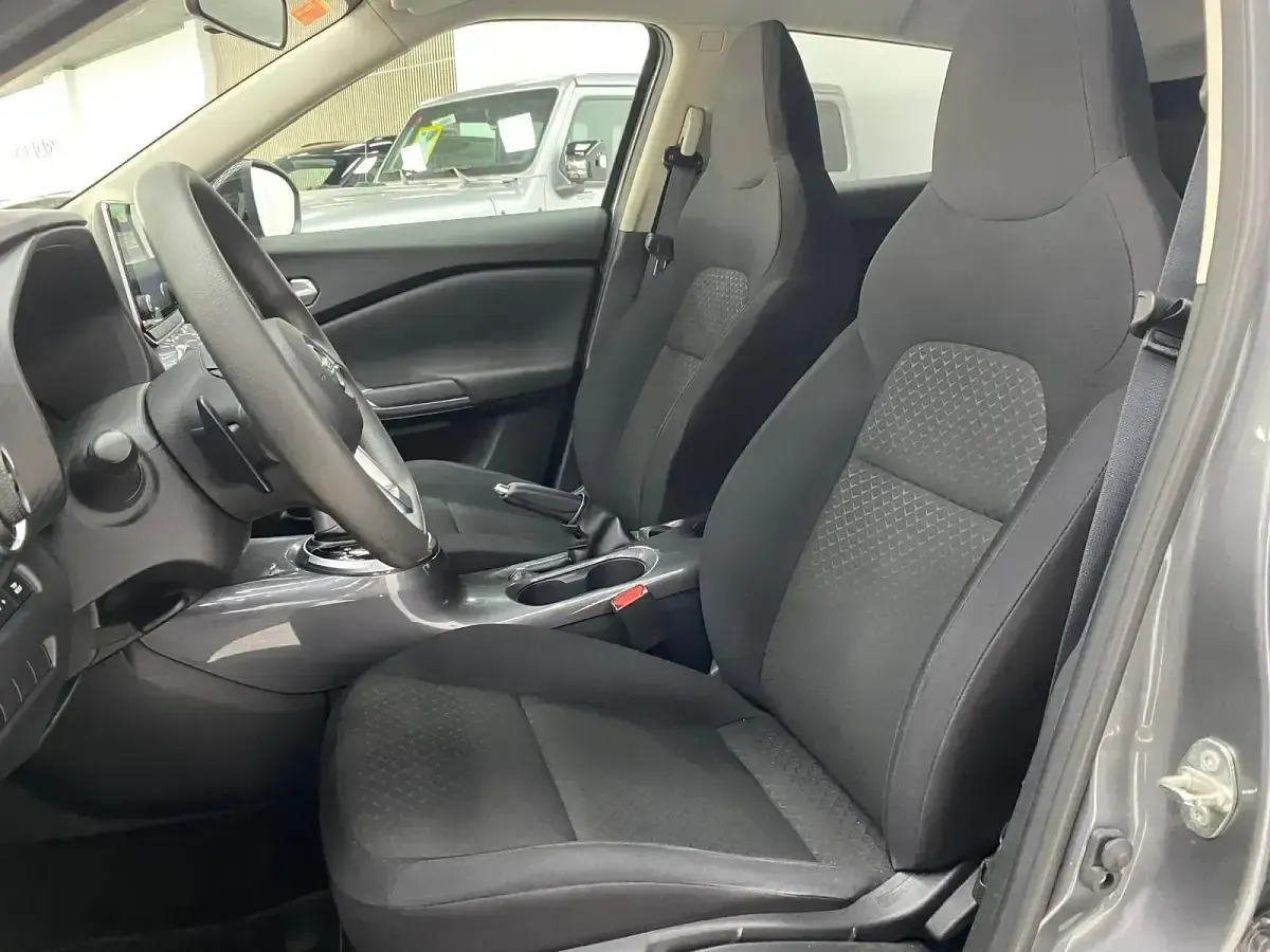 Usado Nissan Juke Acenta 114 CV (83 kW) 2021 Gris SUV